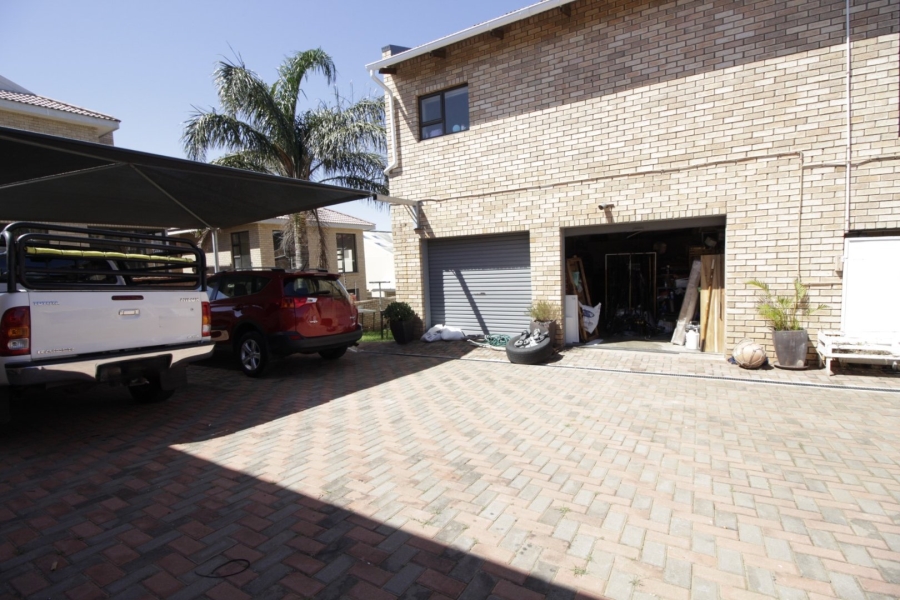 4 Bedroom Property for Sale in Wavecrest Eastern Cape